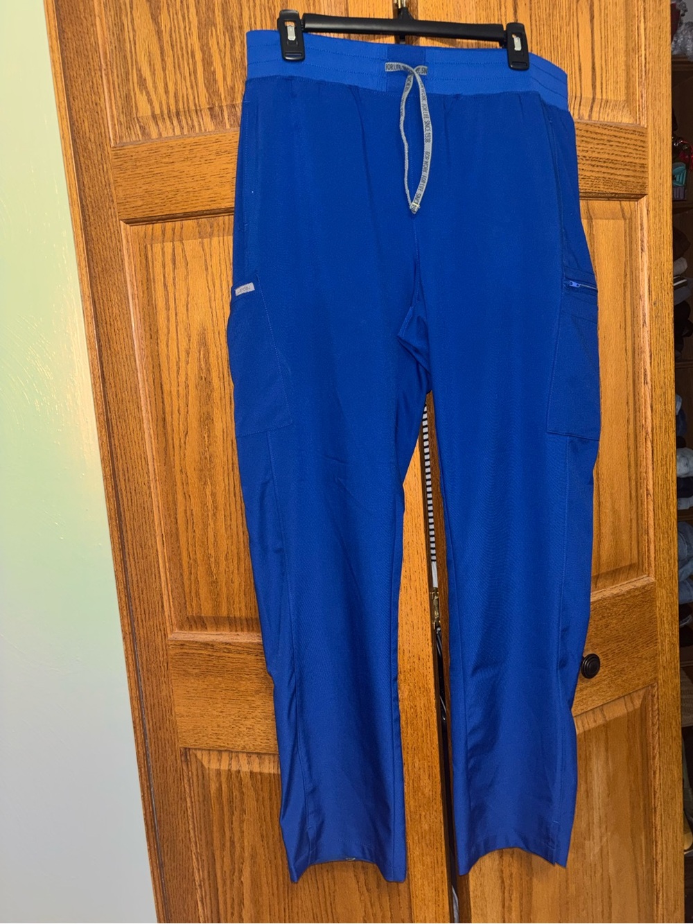 Women’s straight leg scrub pants